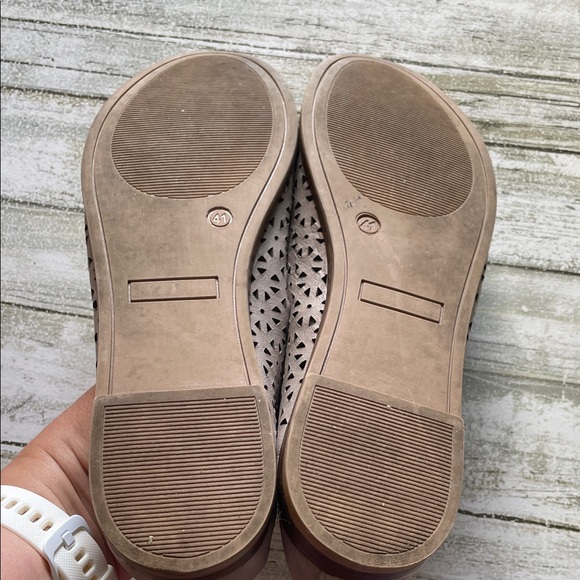 Tan Cray Leather Perforated Flats - Picture 5 of 12